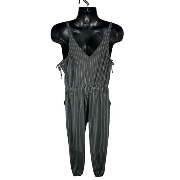 Mountain Hardwear Jumpsuit Grey Striped Size 8/28 Lightweight Tank Style Romper - Picture 1 of 14